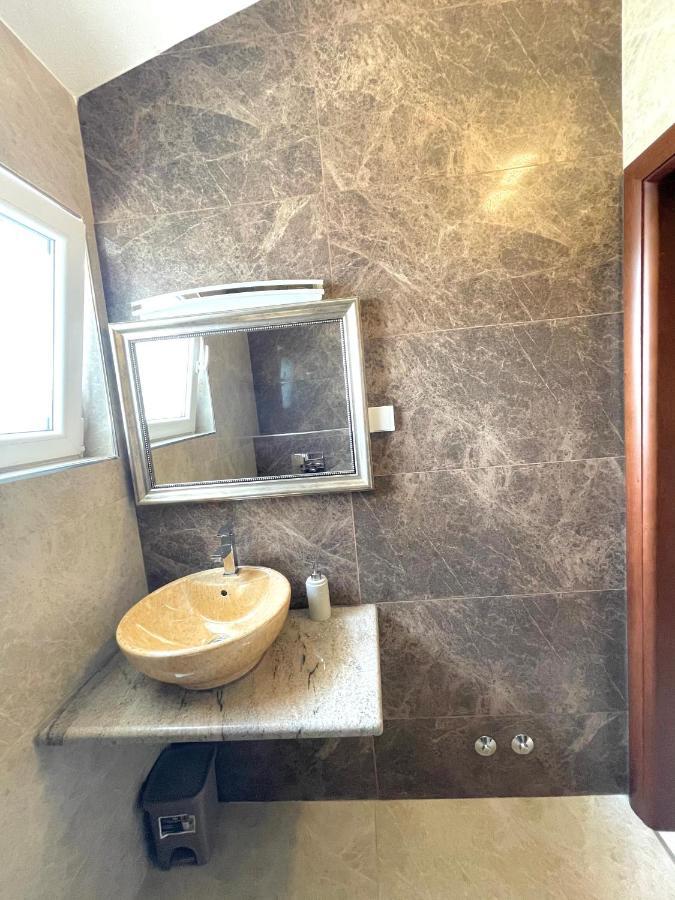 Apartments Harris Ulcinj Eksteriør billede